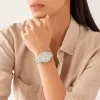 ES5216_onwrist.webp