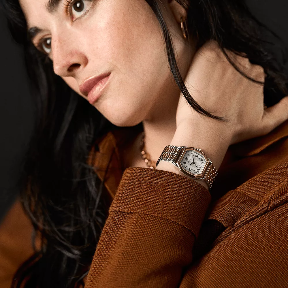 ES5362_onwrist