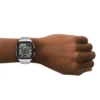 FS6122-onwrist